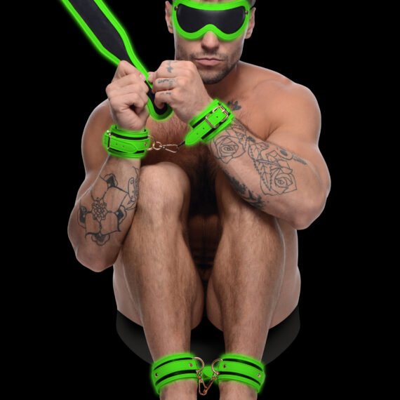 ag623-male-model-005-black-bgr2