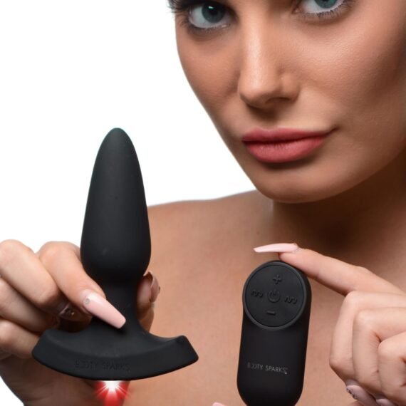 ag804-small-female-model-002b