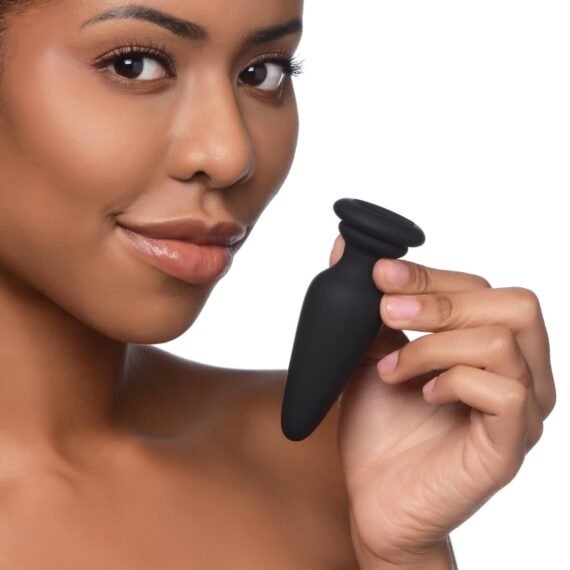 ag837-small-female-model-001