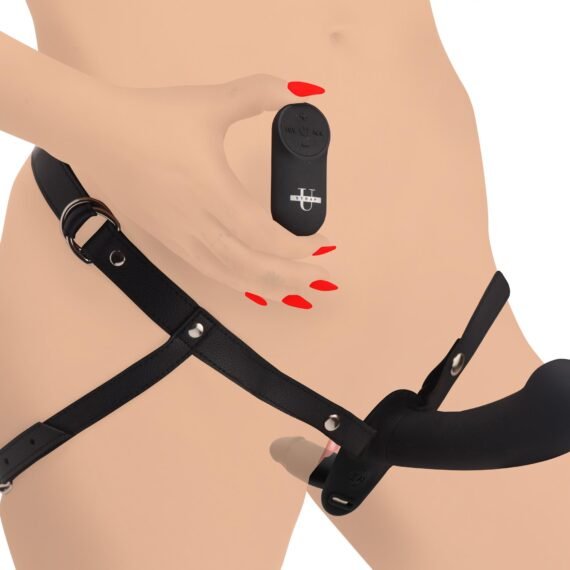 ag858-female-model-001b