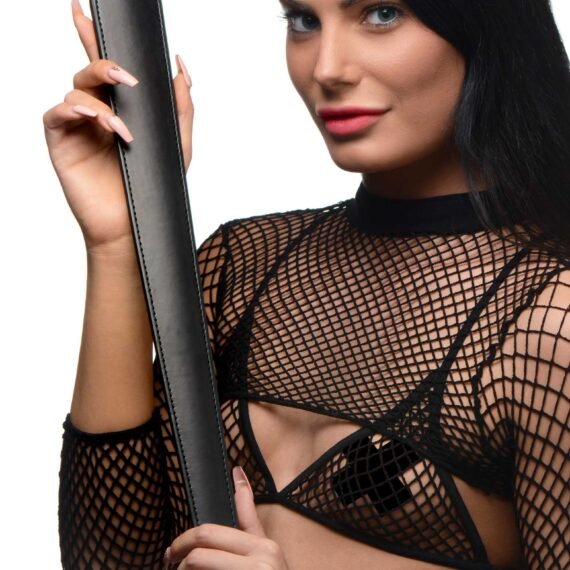 ag859-female-model-001b