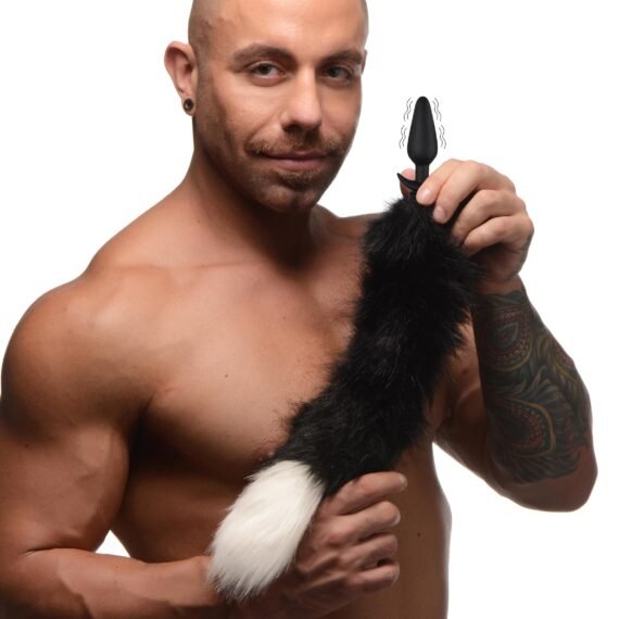 ag979-blackwhite-911