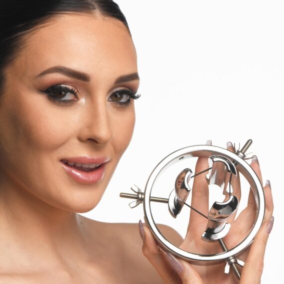 ah157-female-model-003