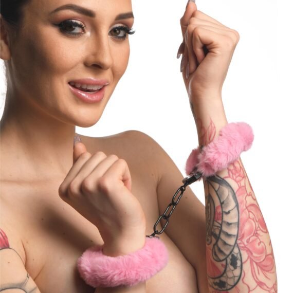 ag937-pink-female-model-001
